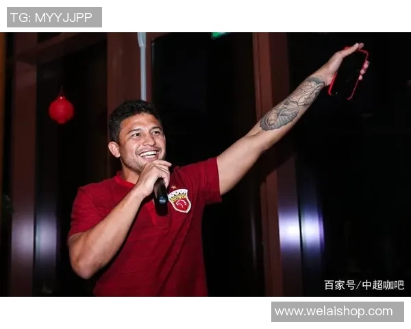 足球明星们为球迷送上温暖新春祝福共迎兔年喜庆时刻