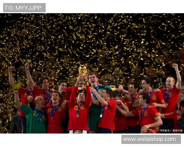 足球明星激情转场燃爆全场引发球迷热烈追捧与期待